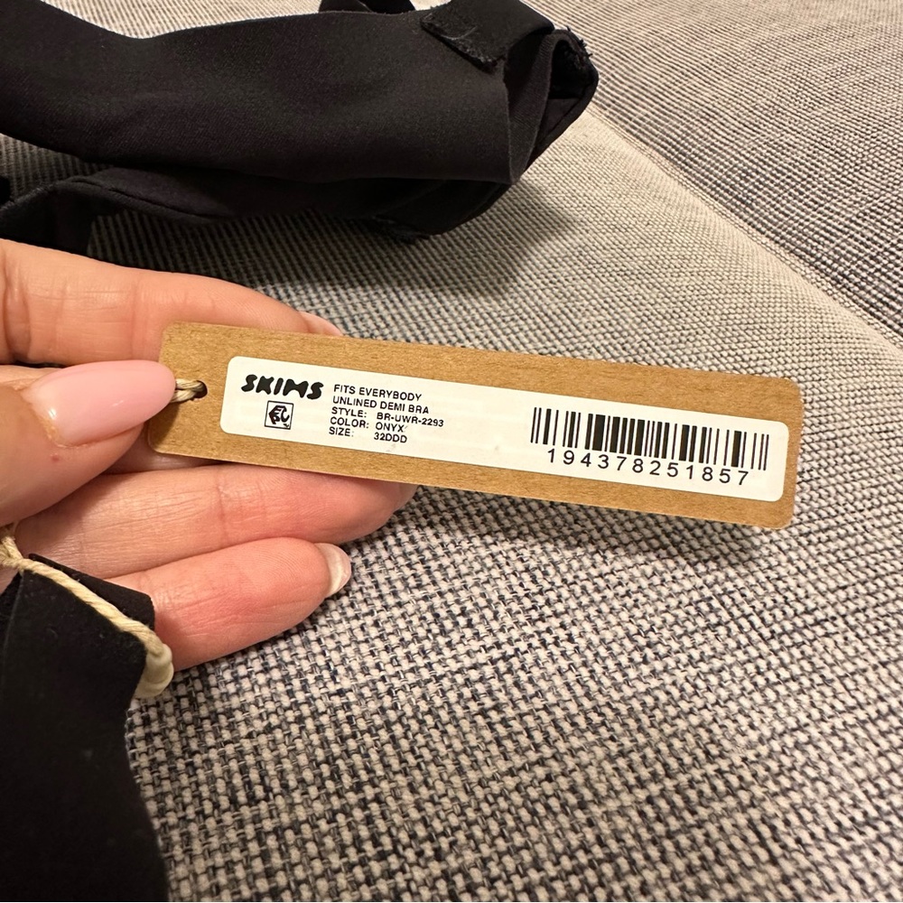 NWT SKIMS 32DDD Onyx/Black Fits Everybody Unlined Demi Bra - Picture 5 of 8